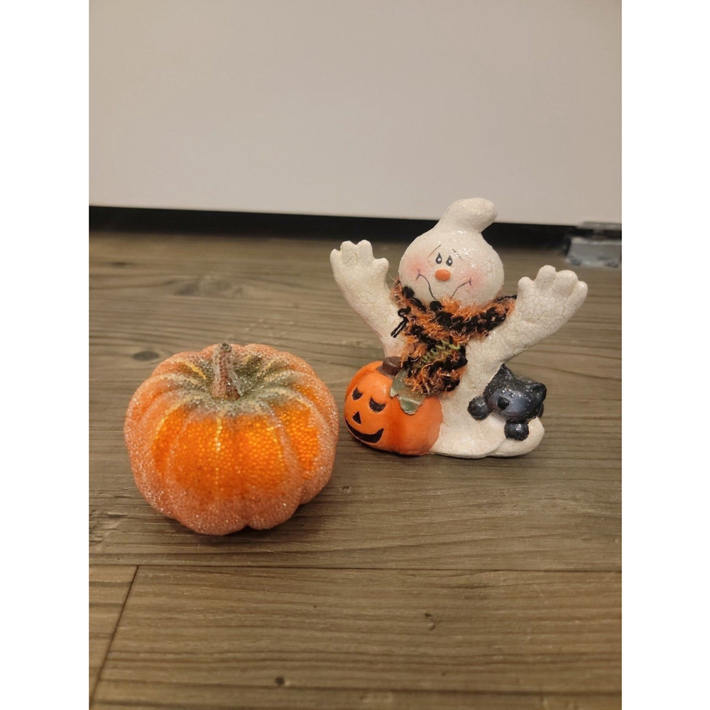 Halloween ghost and pumpkin decor - Picture 1 of 2